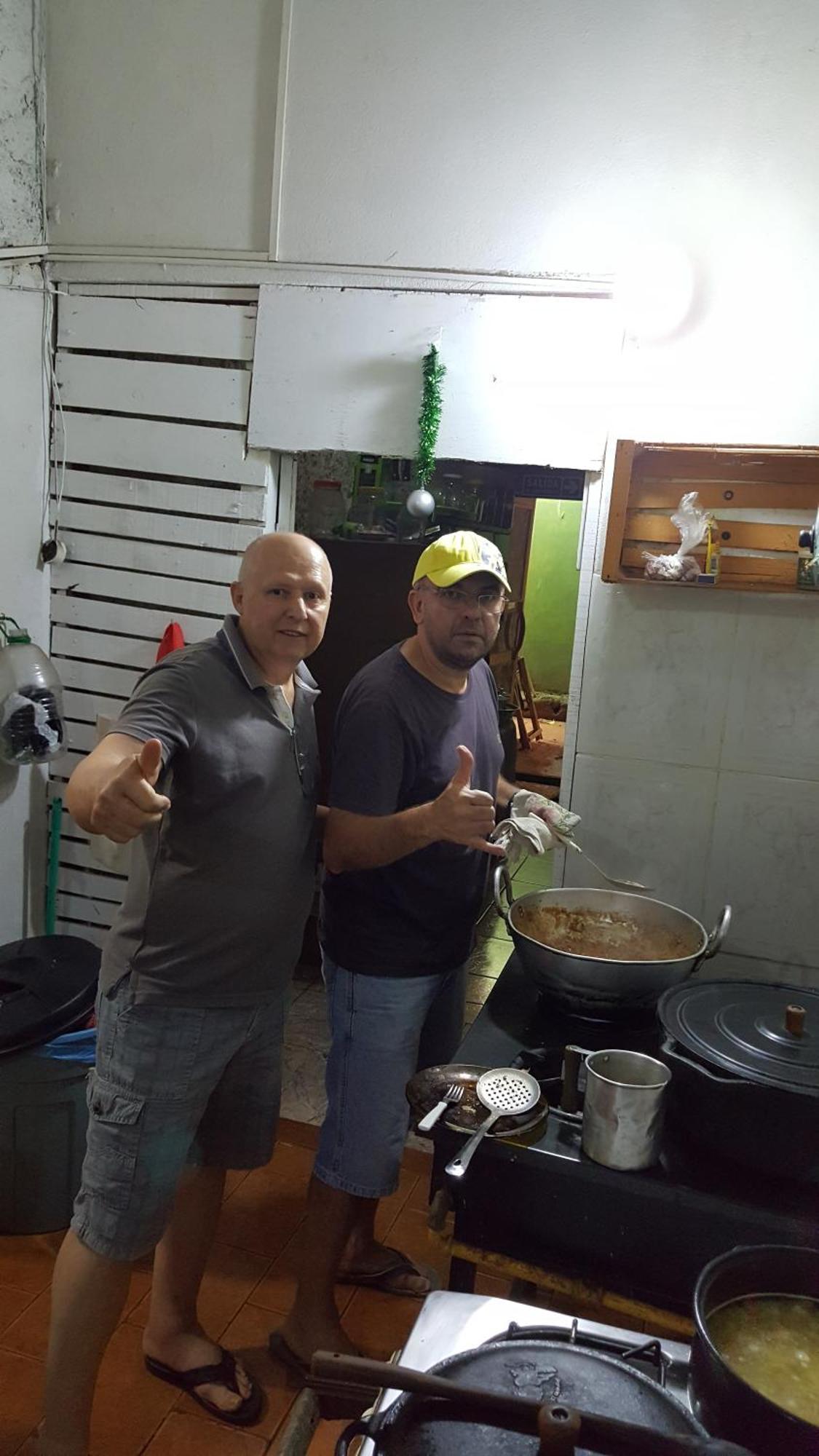 פוארטו איגואסו Hotel Y Residencial Amigos מראה חיצוני תמונה