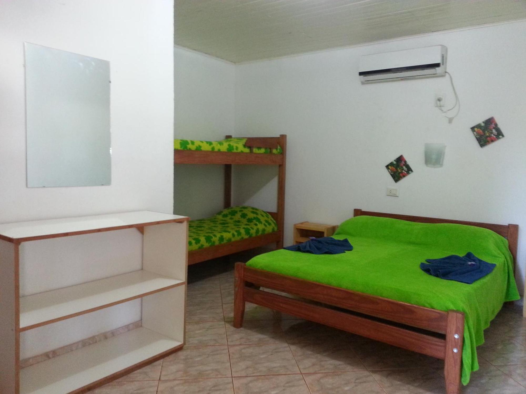 פוארטו איגואסו Hotel Y Residencial Amigos מראה חיצוני תמונה