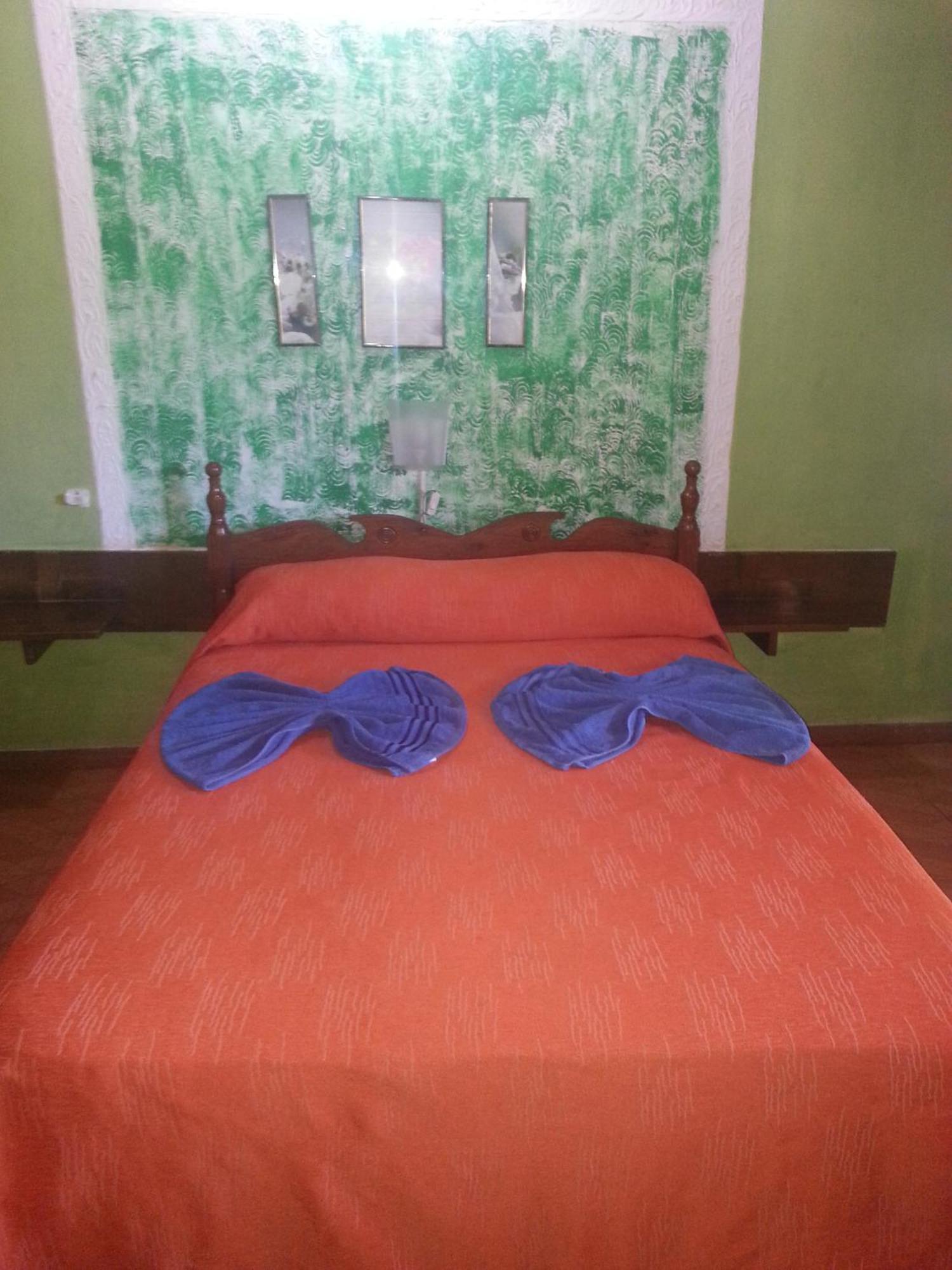 פוארטו איגואסו Hotel Y Residencial Amigos מראה חיצוני תמונה