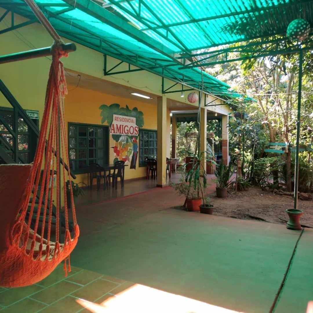 פוארטו איגואסו Hotel Y Residencial Amigos מראה חיצוני תמונה