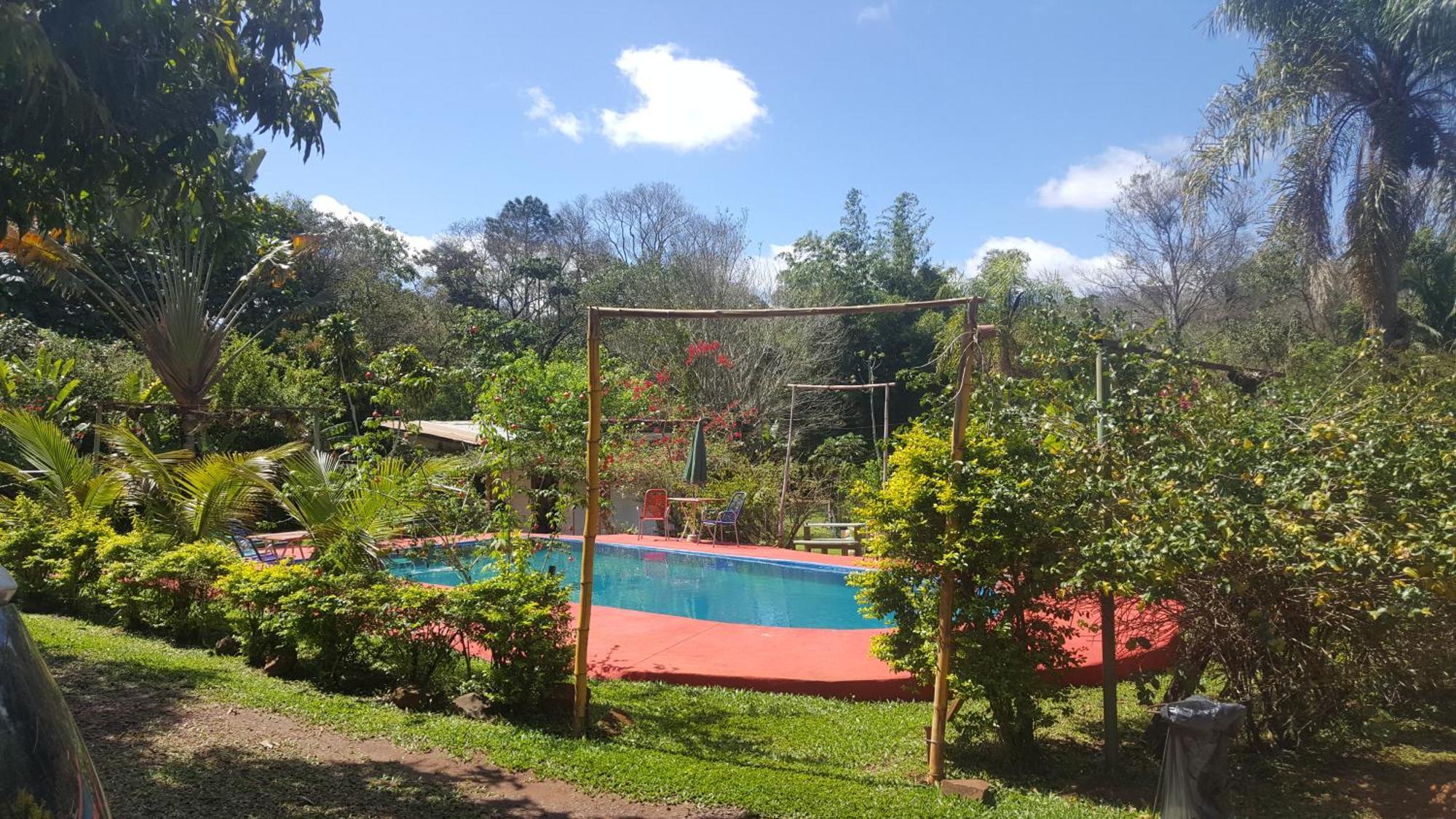 פוארטו איגואסו Hotel Y Residencial Amigos מראה חיצוני תמונה