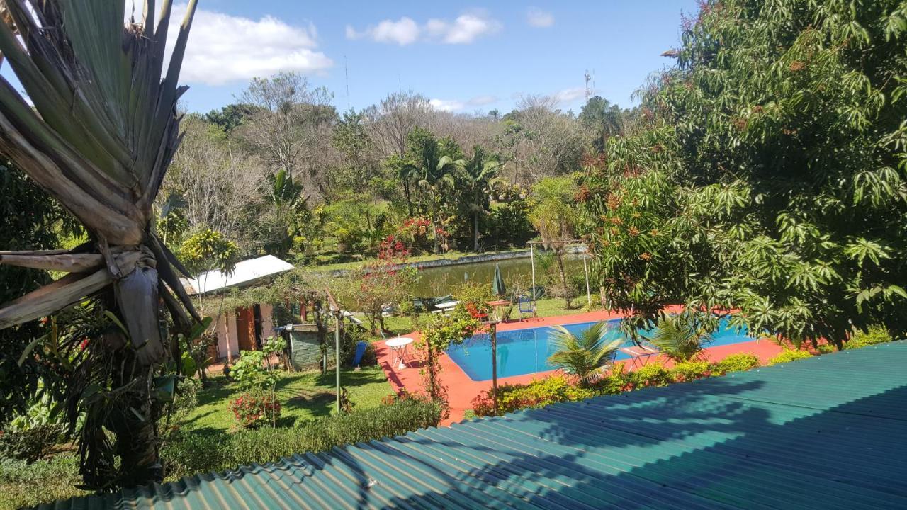 פוארטו איגואסו Hotel Y Residencial Amigos מראה חיצוני תמונה