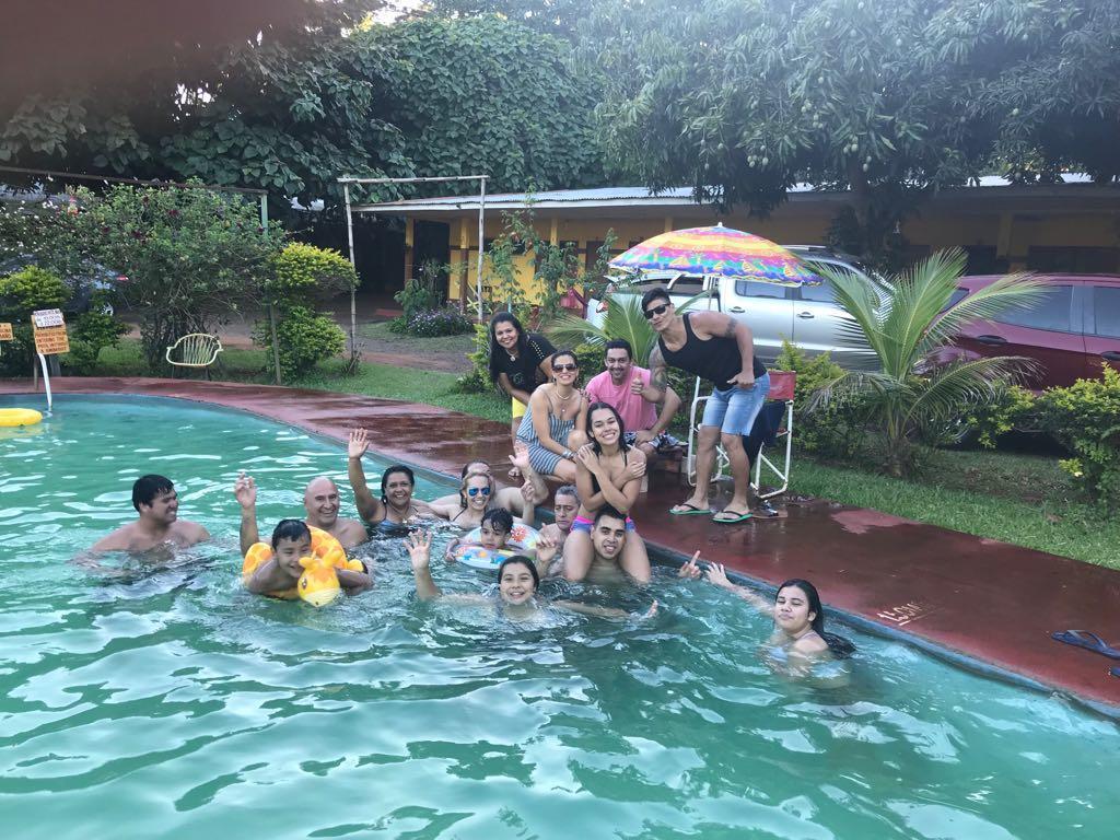 פוארטו איגואסו Hotel Y Residencial Amigos מראה חיצוני תמונה